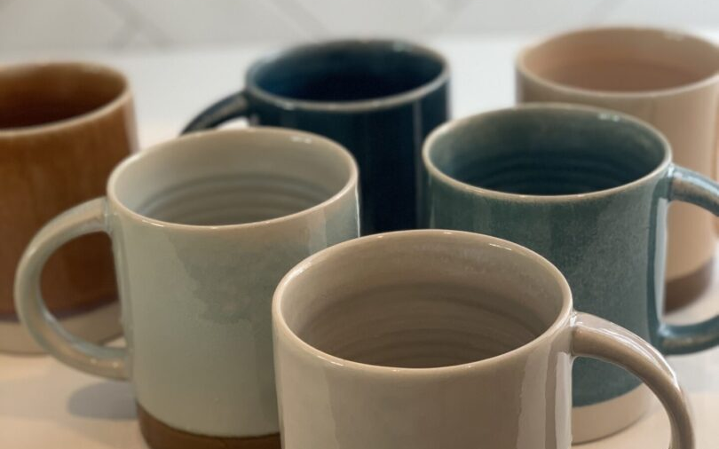 stoneware coffee mugs give decorating inspiration